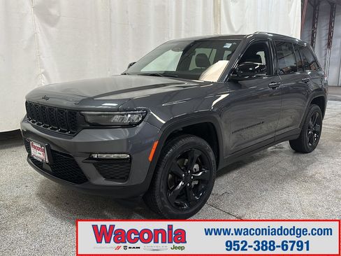 Used 2025 Jeep Grand Cherokee Limited w/ Black Appearance Package AWD/4WD image 1