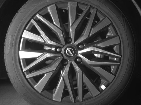 Used 2025 Nissan Altima 2.5 SV FWD image 13