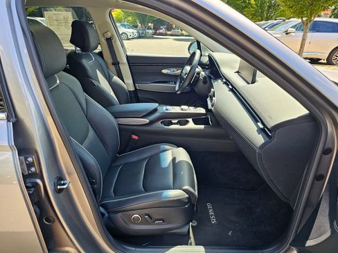Used 2024 Genesis GV70 2.5T w/ Advanced Package AWD/4WD image 29