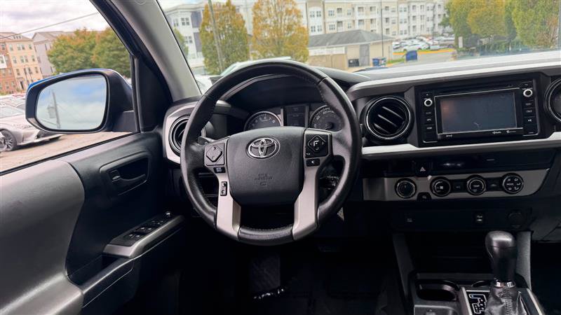 Used 2017 Toyota Tacoma SR5 AWD/4WD image 21