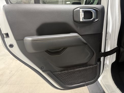 Used 2021 Jeep Wrangler Unlimited Sahara image 20