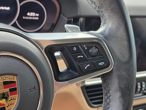 Used 2021 Porsche Cayenne AWD/4WD image 10