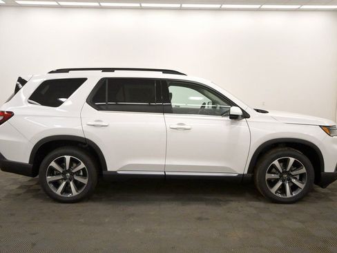 New 2025 Honda Pilot Elite image 9