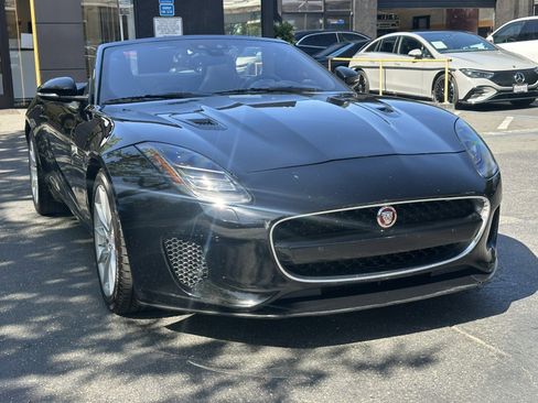 Used 2019 Jaguar F-TYPE Convertible image 6