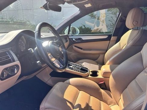 Used 2020 Porsche Macan Turbo AWD/4WD image 9