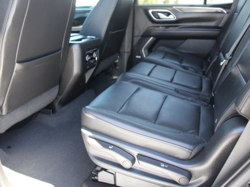Used 2021 Chevrolet Tahoe LT w/ LT Signature Package RWD image 14