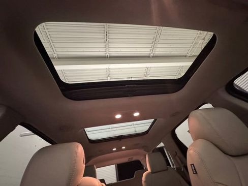 Used 2017 GMC Acadia Limited SLT image 32