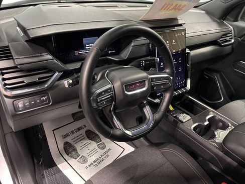 Used 2025 GMC Acadia Elevation image 22