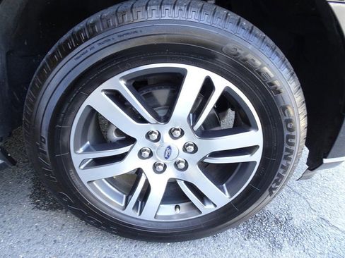 Used 2023 Ford Expedition Limited image 31