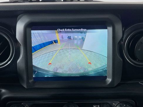 Used 2022 Jeep Wrangler Unlimited Sport image 14