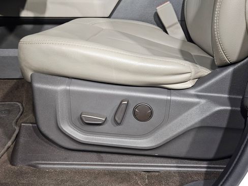 Used 2021 Ford Expedition Max XLT image 23