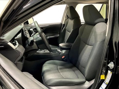 Used 2020 Toyota RAV4 XLE w/ Convenience Package image 25