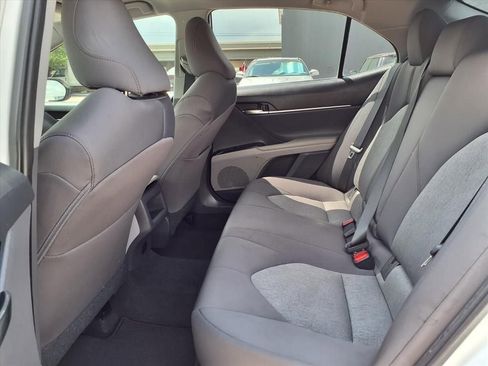Used 2020 Toyota Camry LE image 12