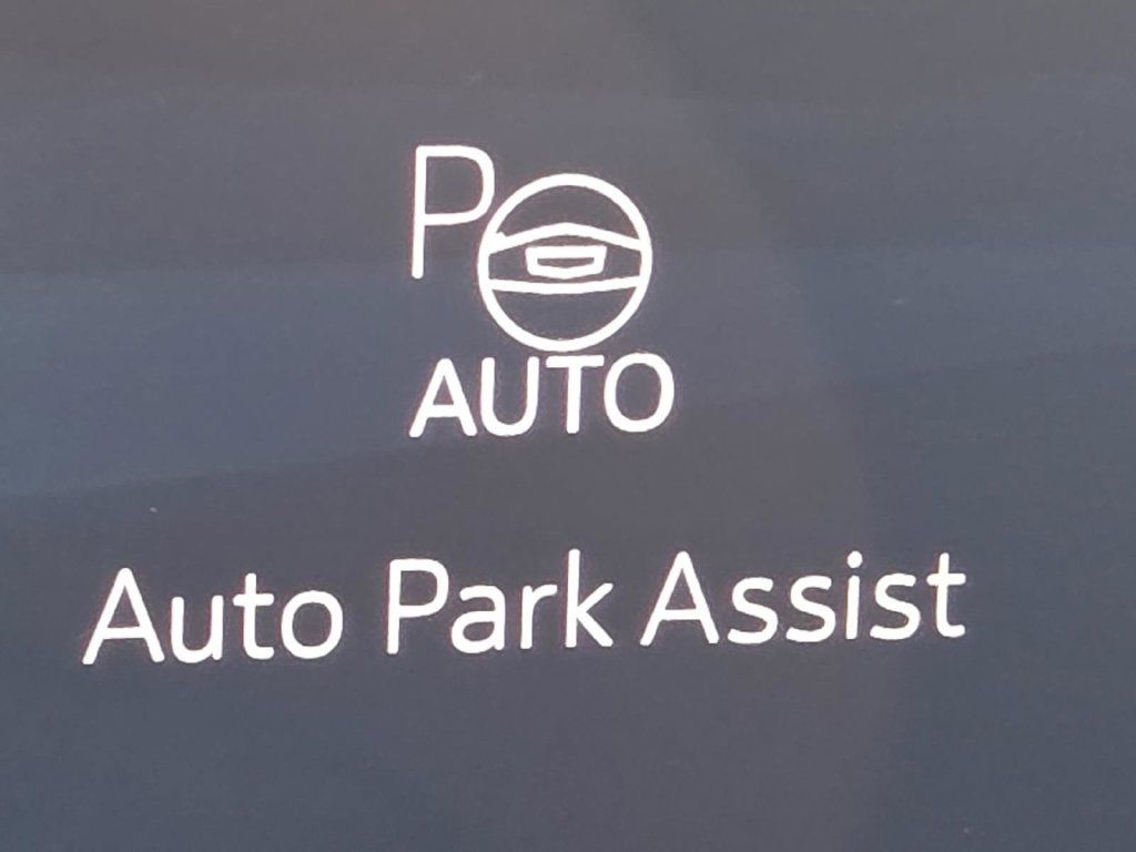 Used 2024 Cadillac Lyriq Tech w/ Driver Assist Package AWD/4WD image 32