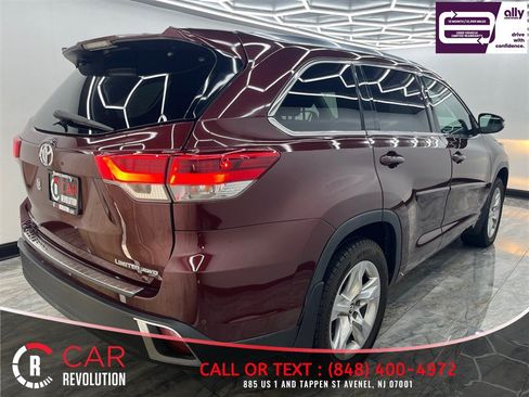 Used 2017 Toyota Highlander Limited w/ Protection Package #3 AWD/4WD image 5