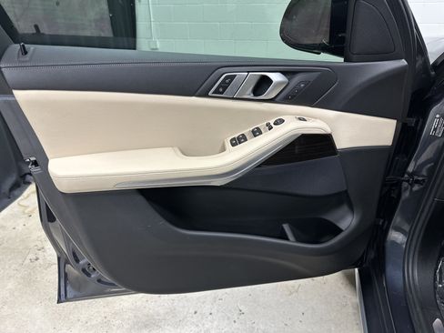 Used 2019 BMW X5 xDrive40i w/ Convenience Package AWD/4WD image 14
