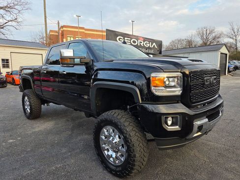 Used 2019 GMC Sierra 2500 Denali w/ Duramax Plus Package image 4