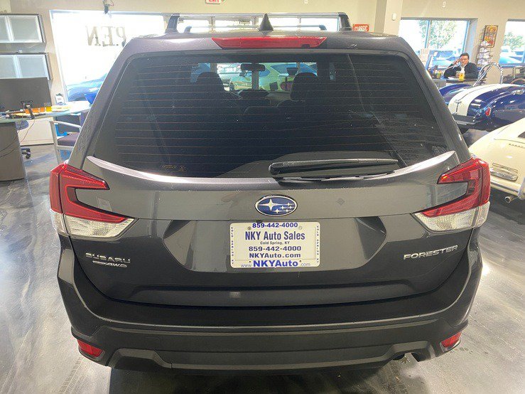 Used 2022 Subaru Forester AWD/4WD image 5