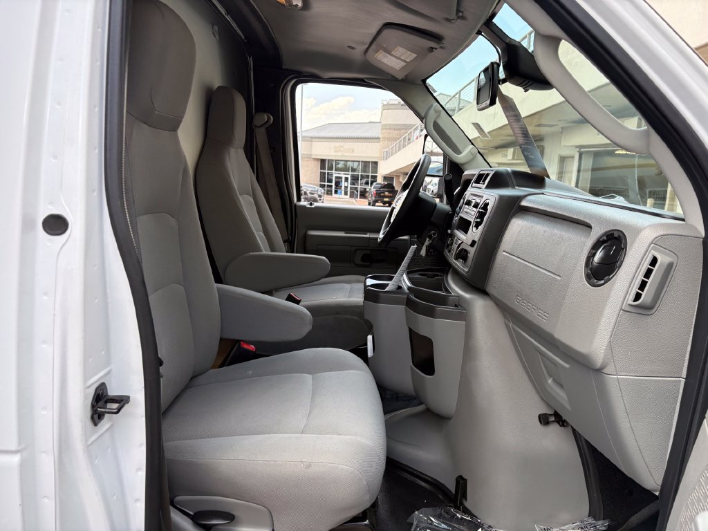 Used 2023 Ford E-450 and Econoline 450 Super Duty w/ Driver's Safety Package RWD image 32