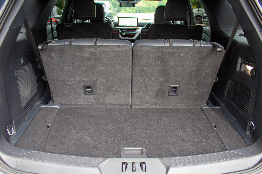 Used 2025 Ford Explorer ST AWD/4WD image 23