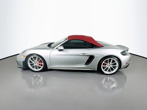 Certified 2022 Porsche 718 Boxster Spyder image 2