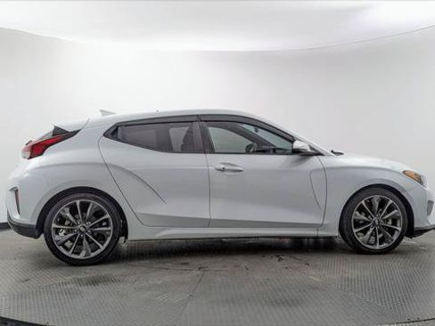 Used 2019 Hyundai Veloster 2.0 Premium FWD image 8