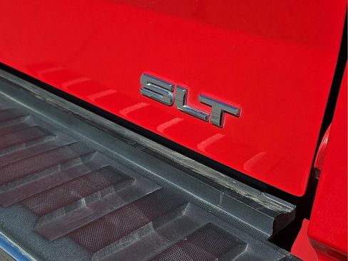 Used 2018 GMC Sierra 1500 SLT w/ SLT Premium Package image 8