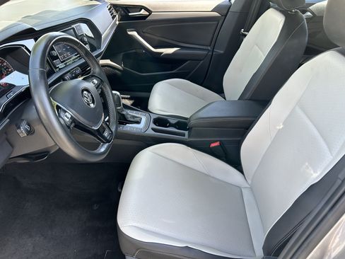 Used 2019 Volkswagen Jetta R-Line w/ R-Line Cold Weather Package FWD image 17