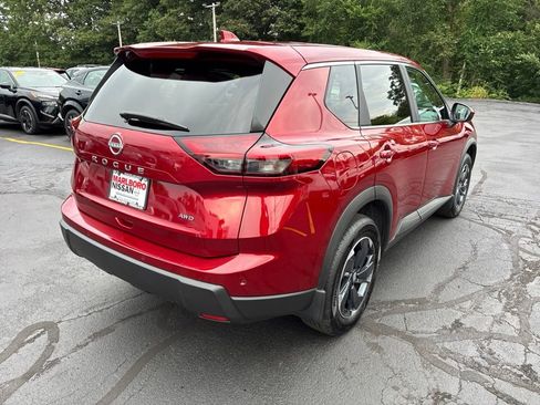 Certified 2026 Nissan Rogue SV AWD/4WD image 7