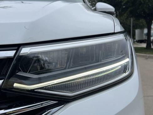 Certified 2023 Volkswagen Tiguan SE w/ Panoramic Sunroof Package AWD/4WD image 6
