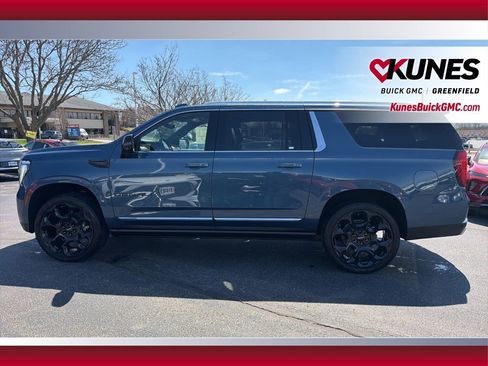New 2026 GMC Yukon XL Denali w/ Denali Reserve Package image 8