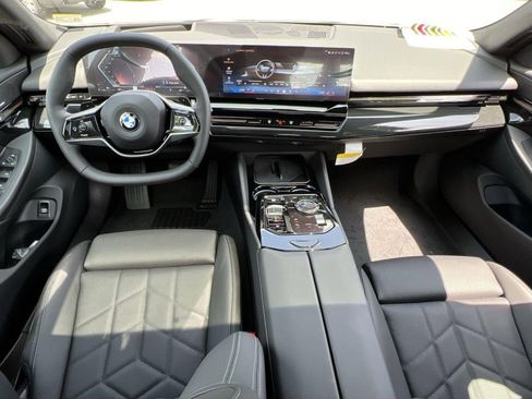 Certified 2025 BMW 530i xDrive w/ Premium Package image 20