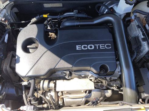 Used 2019 Chevrolet Equinox LT image 30