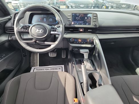 Certified 2025 Hyundai Elantra Sport image 6