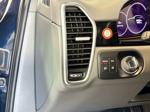 Certified 2022 Porsche Cayenne S image 13