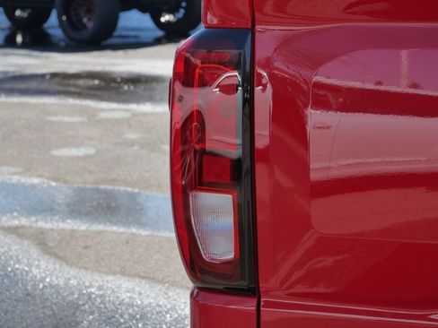 Used 2023 GMC Sierra 1500 Elevation AWD/4WD image 9