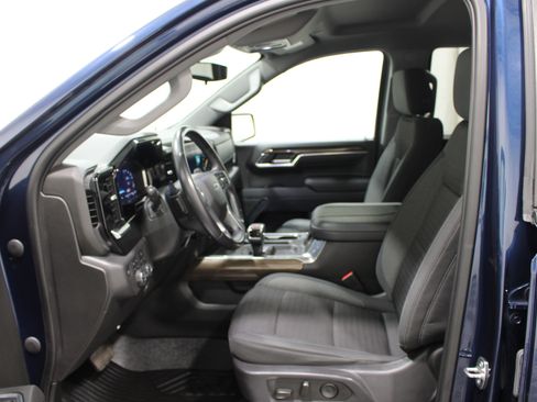 Used 2023 Chevrolet Silverado 1500 LT Trail Boss AWD/4WD image 3