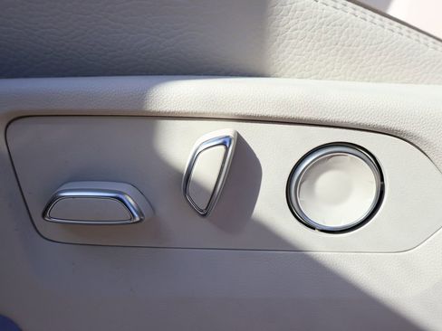 New 2026 GMC Yukon XL Denali AWD/4WD image 15