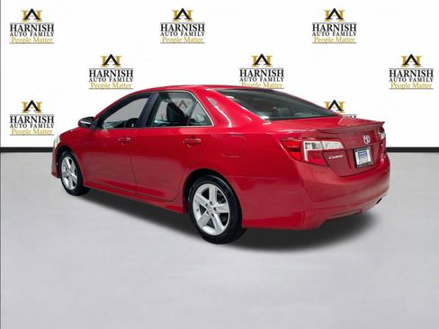 Used 2014 Toyota Camry SE FWD image 8