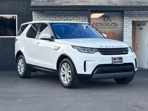Used 2017 Land Rover Discovery SE image 7