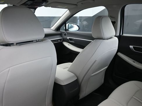 New 2026 Hyundai Sonata SEL FWD image 19