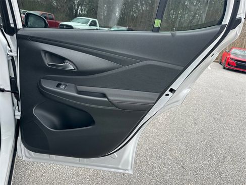 New 2026 Buick Envista Avenir image 17