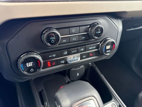 Used 2025 Ford Bronco Big Bend image 32