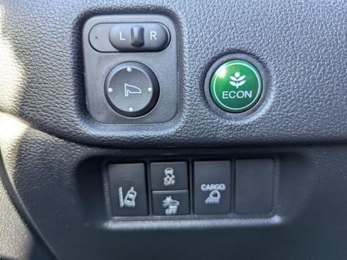 Used 2025 Honda Ridgeline Sport image 19