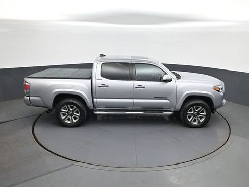 Used 2019 Toyota Tacoma Limited AWD/4WD image 16