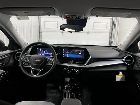 New 2026 Chevrolet Trax LT w/ Driver Confidence Package FWD image 32