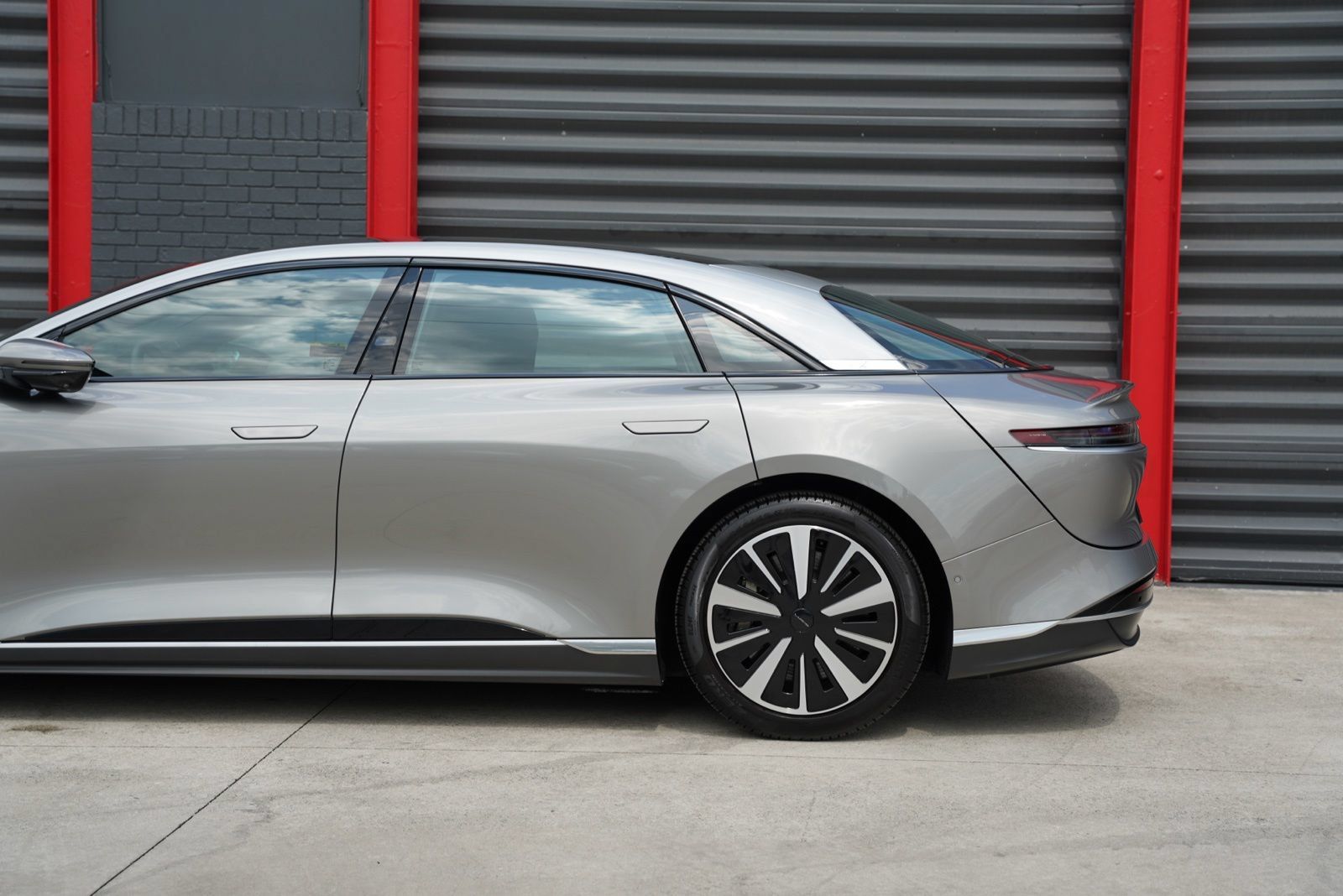 Used 2023 Lucid Air Touring AWD/4WD image 10