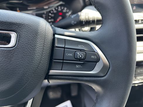 Used 2024 Jeep Compass Latitude AWD/4WD image 27