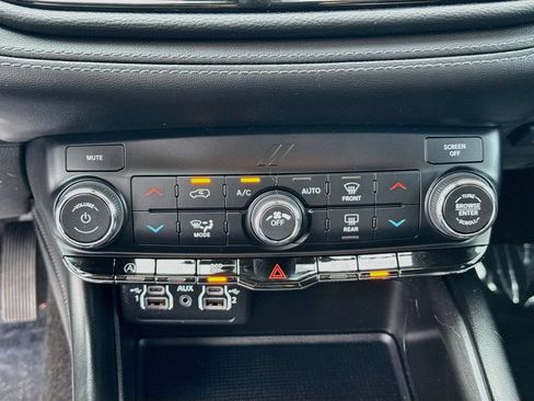 Used 2022 Dodge Durango SXT w/ Trailer Tow Group IV AWD/4WD image 14