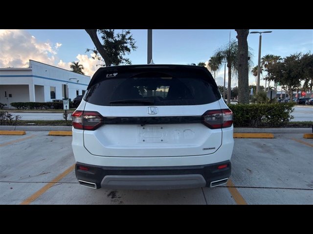 Certified 2025 Honda Pilot Touring image 10